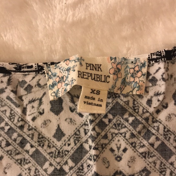 Black and White Printed Mini Dress With Tie Waist And Front Pocket 🖤 - Picture 4 of 11